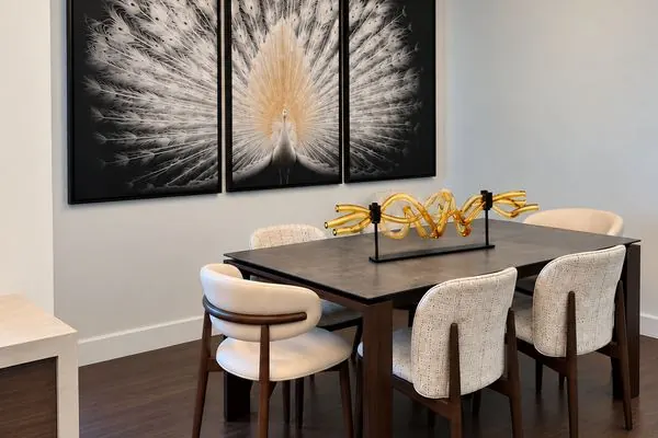 Dining room with Calligaris table and chairs